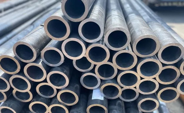 What are the uses of seamless steel pipes?